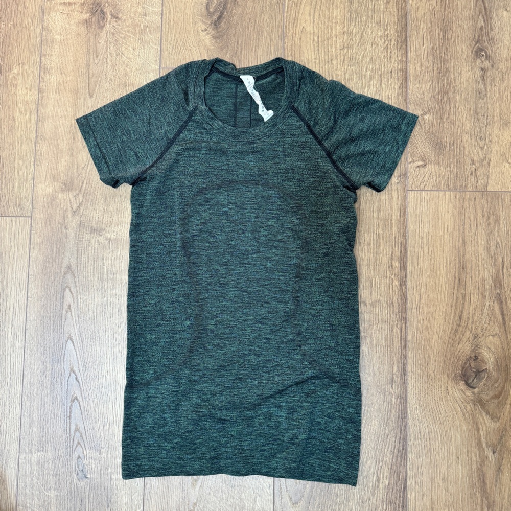 Lululemon swiftly crew heathered grey/green/blue short sleeve size 4